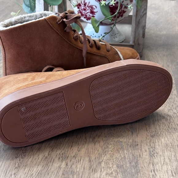 Loft fleece lined suede like booties NWOT - Picture 8 of 8